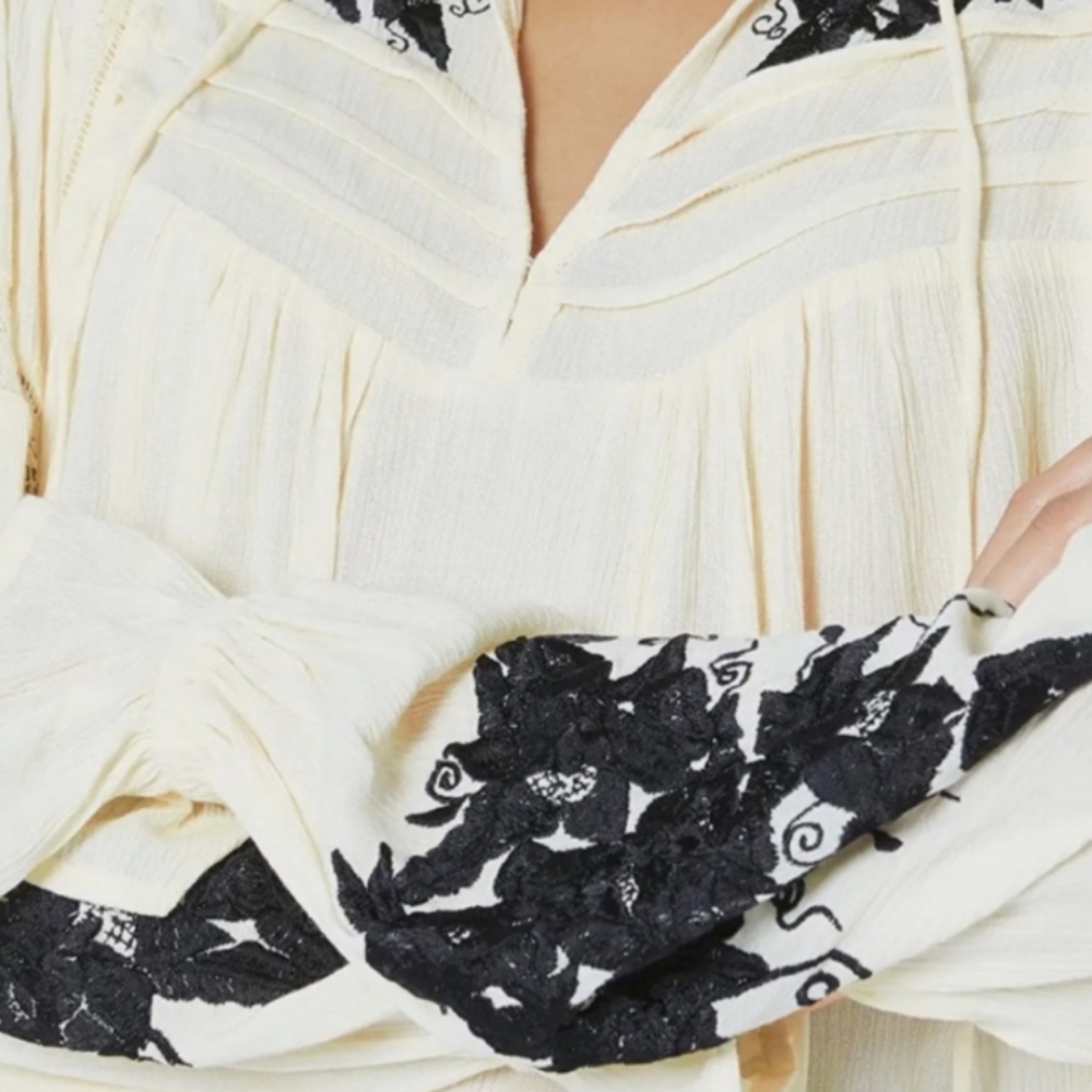 Free People Tusalossa Embroidered Lace Trim Split Neck Top Size XS - Picture 3 of 11